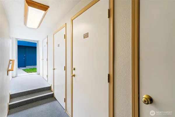 $275,000 | 2120 Highland Avenue, Unit 105, Everett, WA 98201