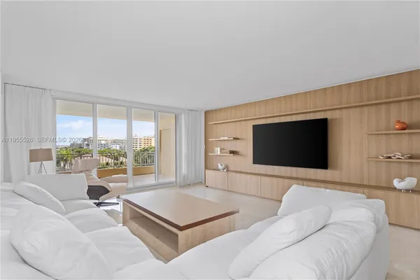 $2,500,000 | 765 Crandon Boulevard, Unit 506, Key Biscayne, FL 33149