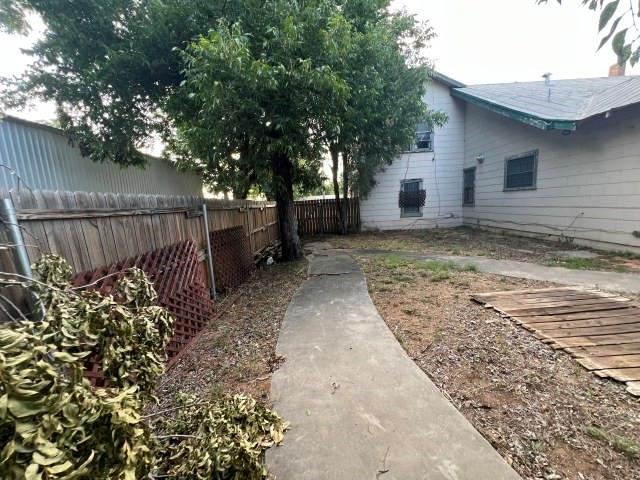 1828 Houston Street Vernon, TX 76384 - Photo 5 of 20