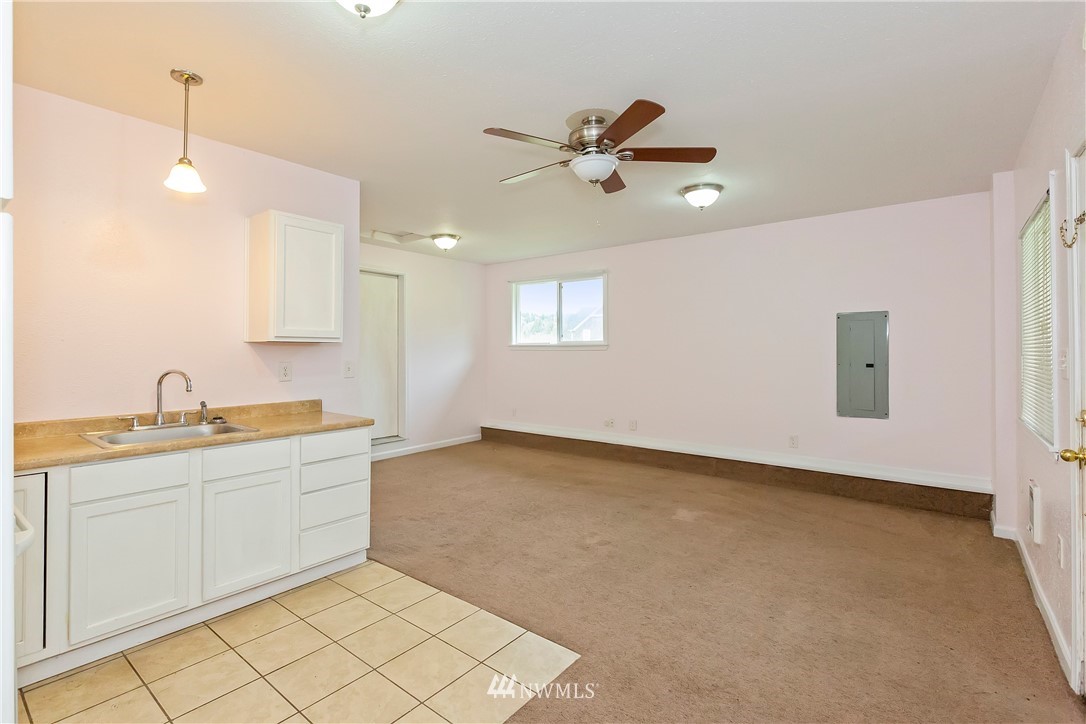11628 Olalla Valley Road Southeast Olalla, WA 98359 - Photo 11 of 27 Gallery Image 11