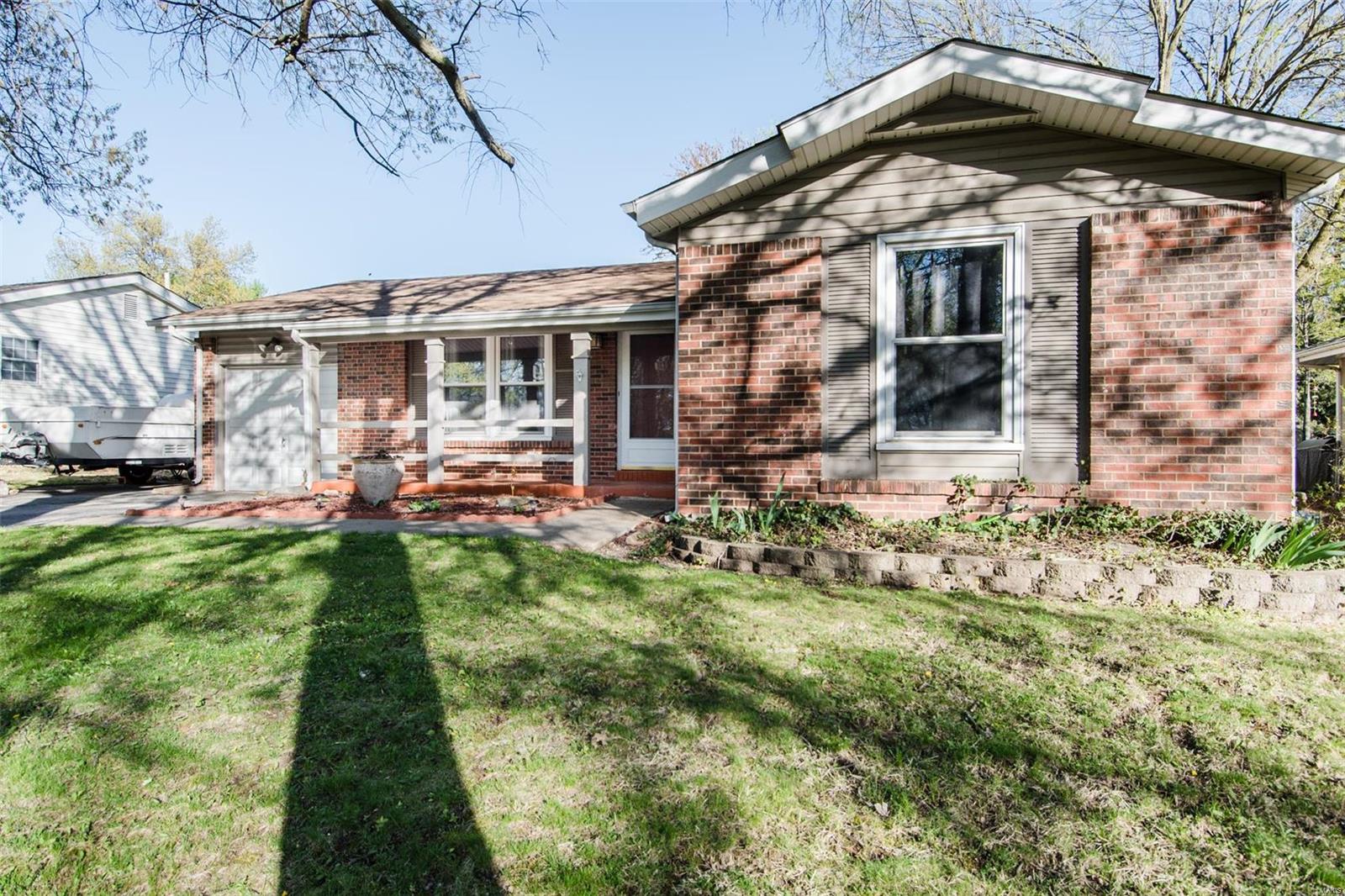 1606 Valley Park Road Fenton, MO 63026 - Photo 2 of 27 Gallery Image 2