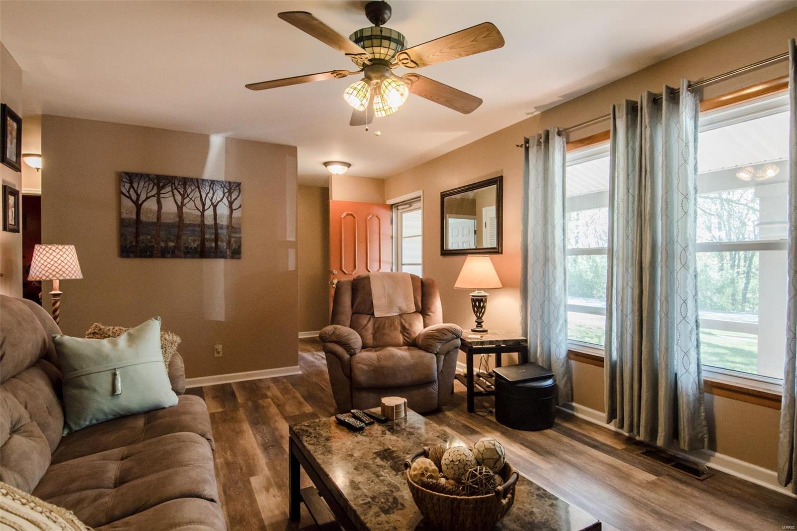 1606 Valley Park Road Fenton, MO 63026 - Photo 4 of 27 Gallery Image 4