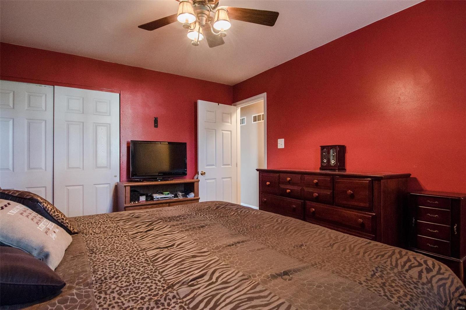 1606 Valley Park Road Fenton, MO 63026 - Photo 10 of 27 Gallery Image 10