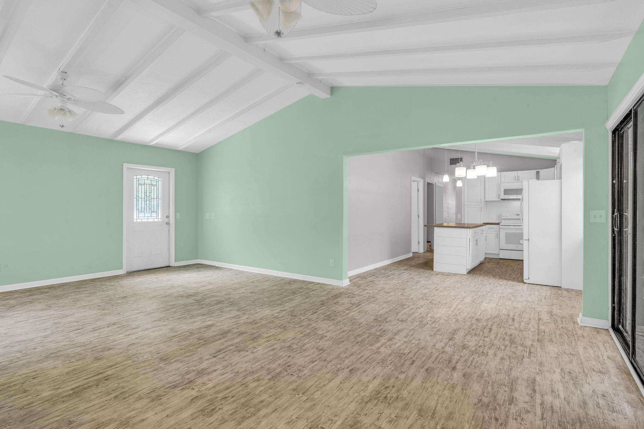 21702 Asturias Road Cudjoe, FL 33042 - Photo 3 of 44 Living Room