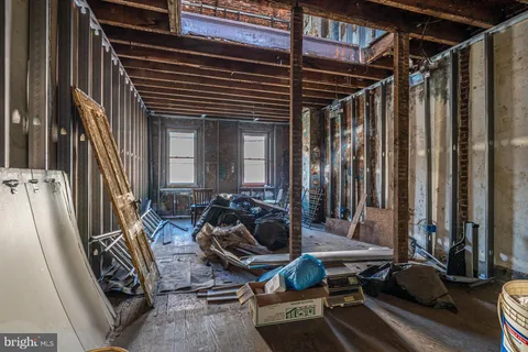 $369,999 | 949 South 9th Street, Philadelphia, PA 19147