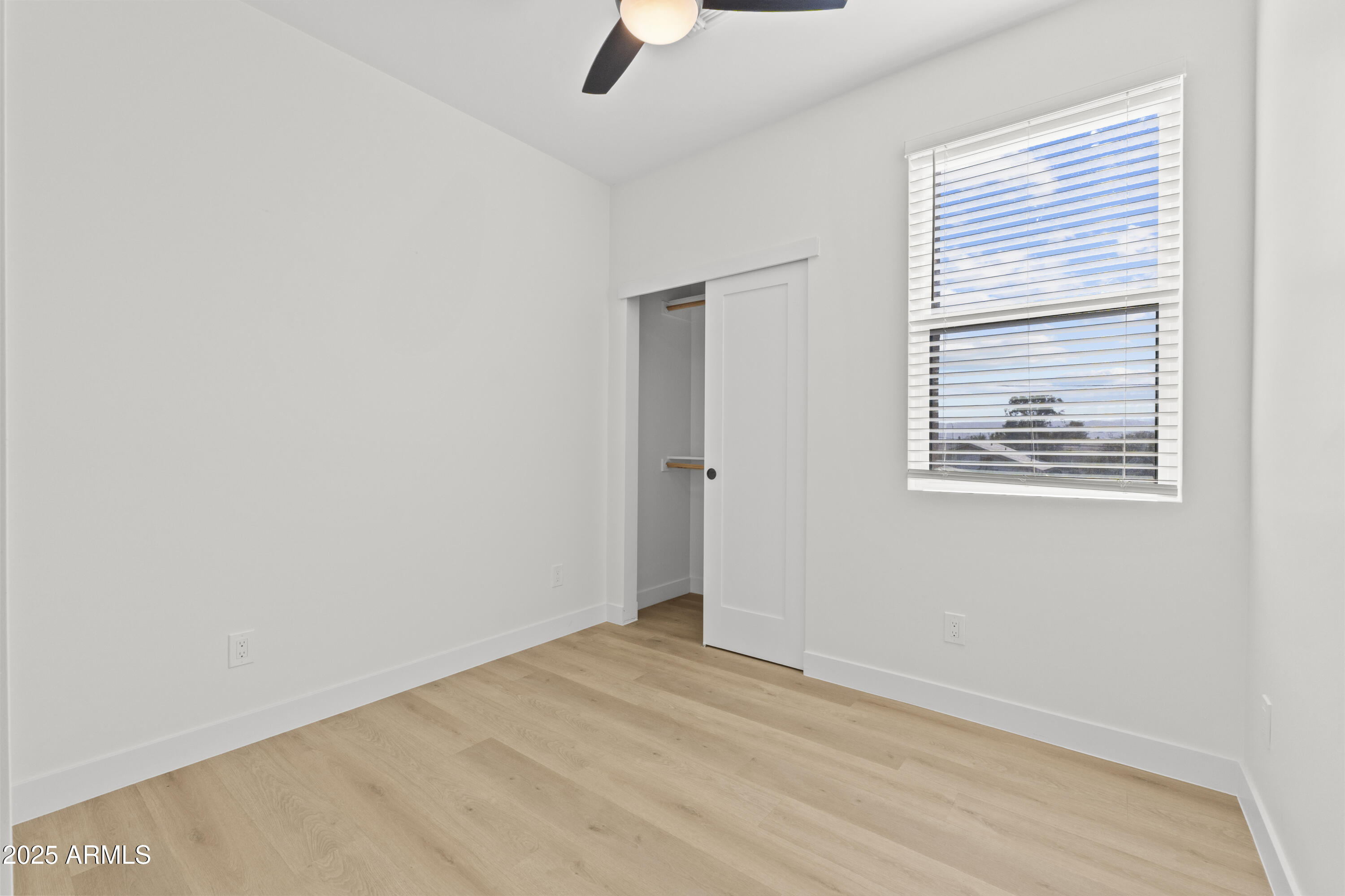 1502 South 14th Street Phoenix, AZ 85034 - Photo 38 of 43 an empty room with a window