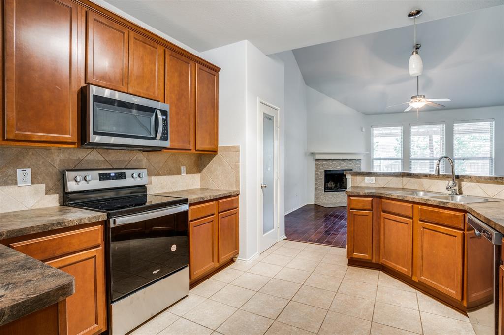 5112 Rustic Ridge Drive McKinney, TX 75071 - Photo 9 of 12