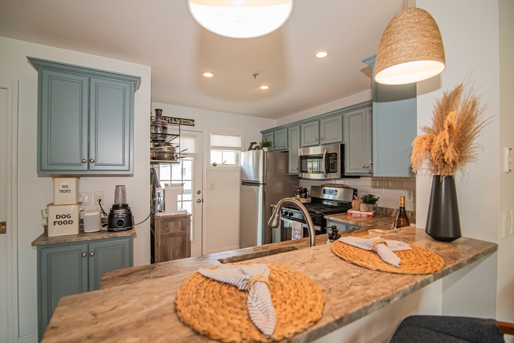 595 North End Boulevard, Unit 2 Salisbury, NH 03874 - Photo 17 of 42