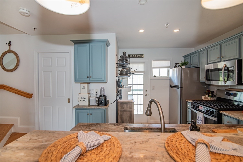 595 North End Boulevard, Unit 2 Salisbury, NH 03874 - Photo 18 of 42