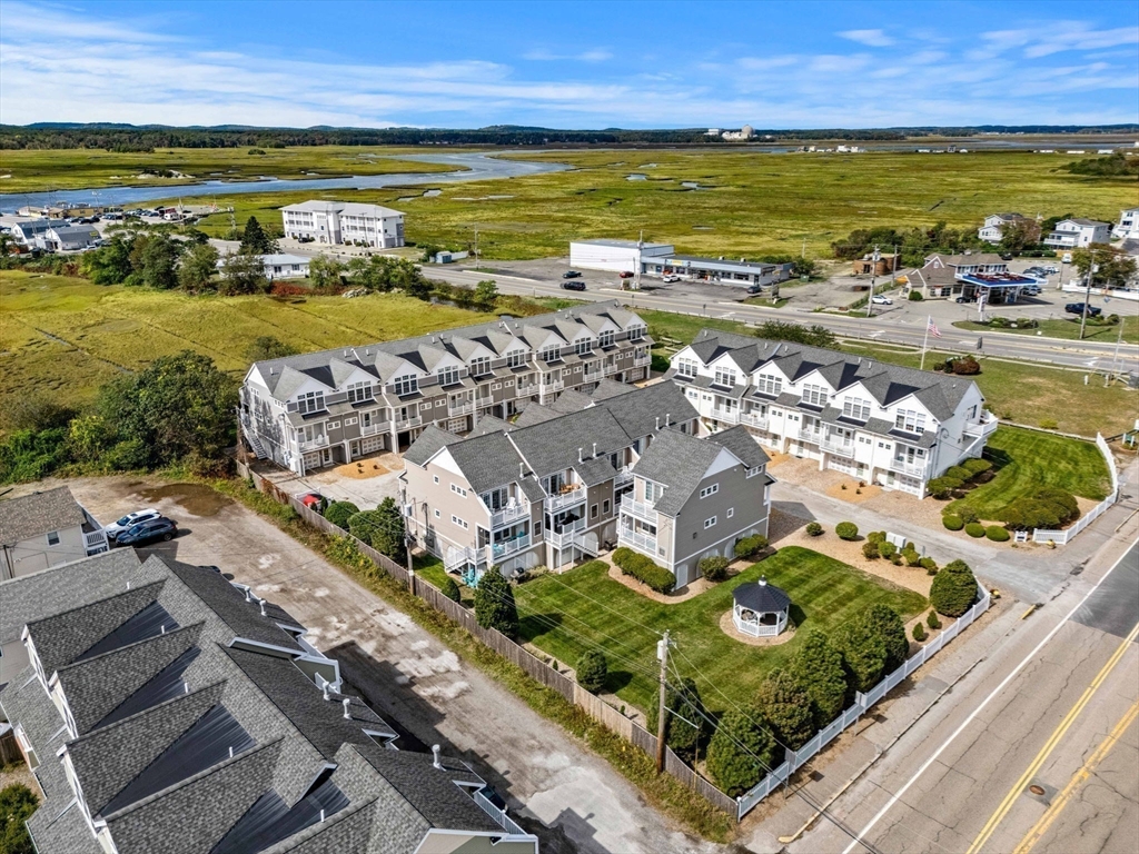 595 North End Boulevard, Unit 2 Salisbury, NH 03874 - Photo 4 of 42