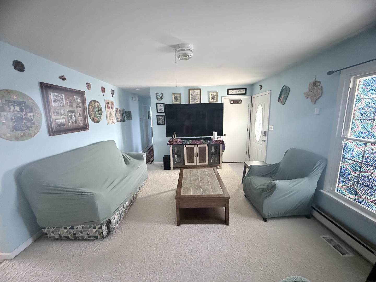 602 William Street Sesser, IL 62884 - Photo 26 of 39 a living room with furniture and a flat screen tv