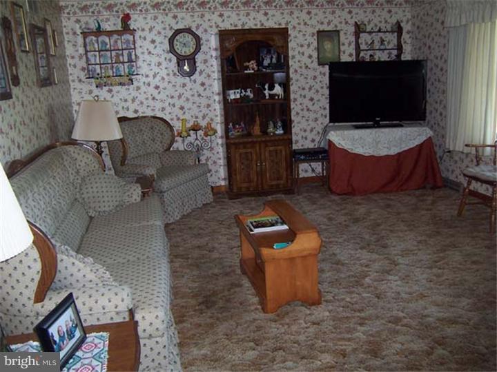 239 Weller Road Barto, PA 19504 - Photo 4 of 16 Gallery Image 4