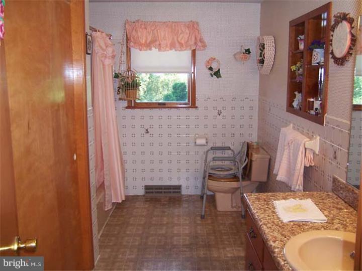 239 Weller Road Barto, PA 19504 - Photo 9 of 16 Gallery Image 9