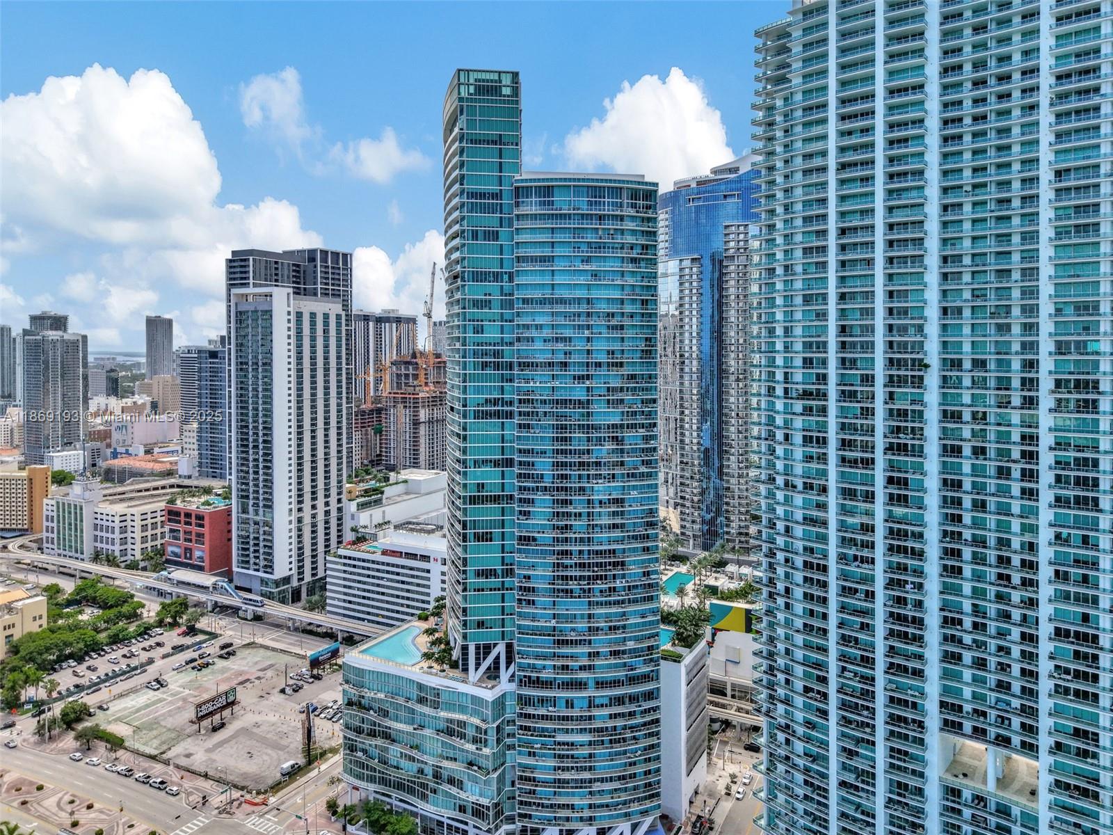 888 Biscayne Boulevard, Unit 5010 Miami, FL 33132 - Photo 17 of 18 a view of a building