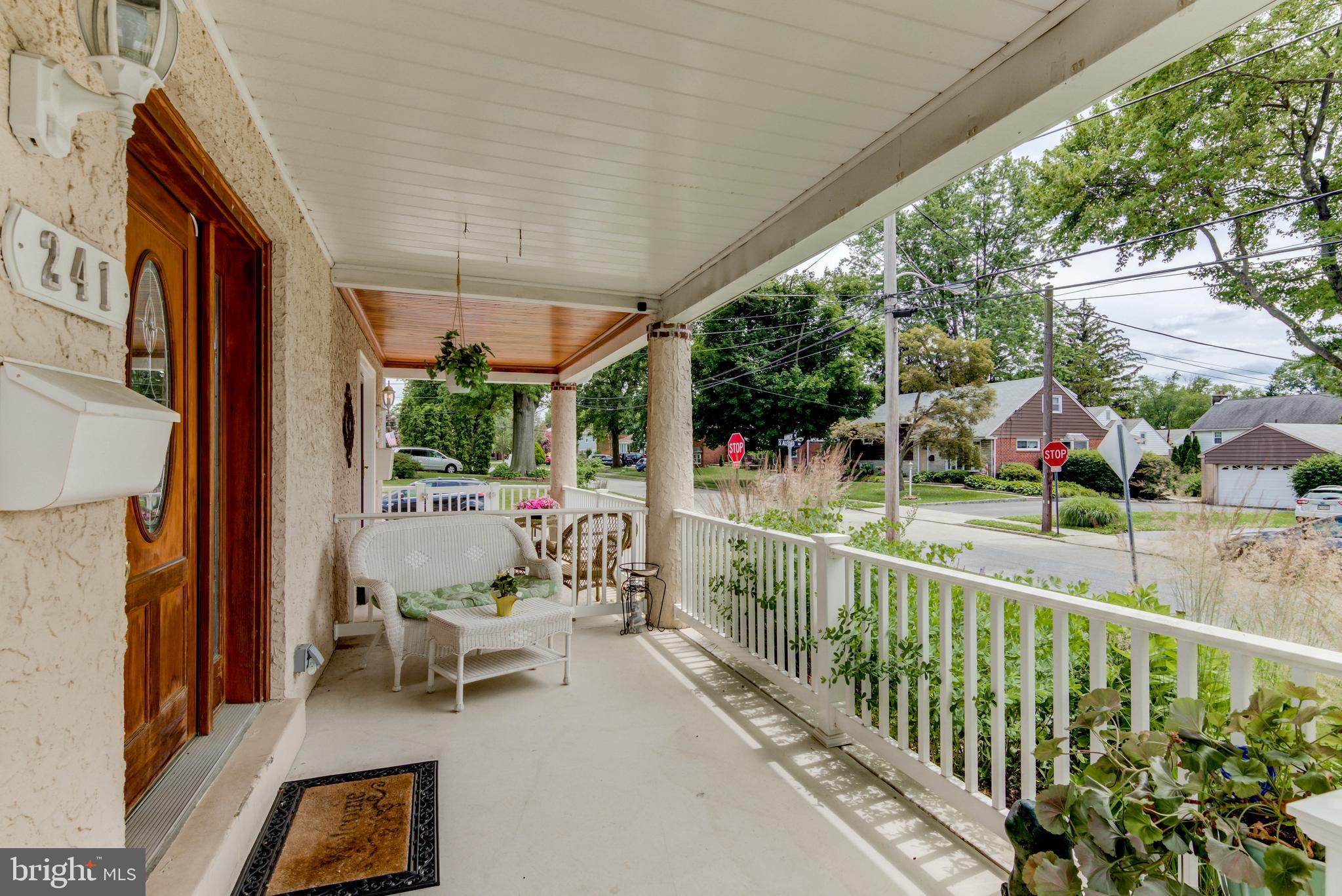 241 Harwicke Road Springfield, PA 19064 - Photo 3 of 26