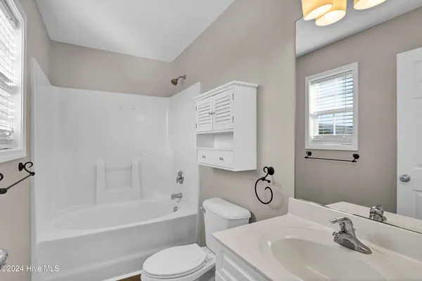 $2,200 | 613 Whittle Court, Wilmington, NC 28411