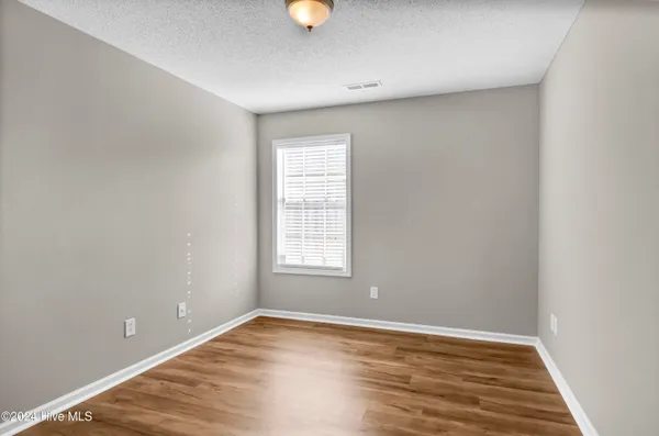 $2,200 | 613 Whittle Court, Wilmington, NC 28411