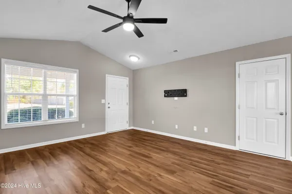 $2,200 | 613 Whittle Court, Wilmington, NC 28411