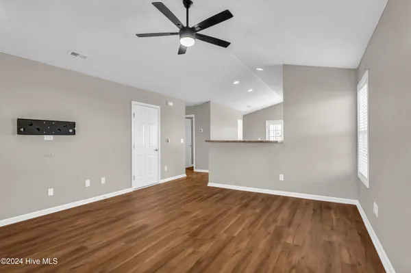 $2,200 | 613 Whittle Court, Wilmington, NC 28411