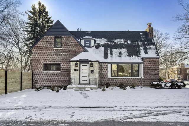 $874,900 | 9001 South Claremont Avenue, Chicago, IL 60643