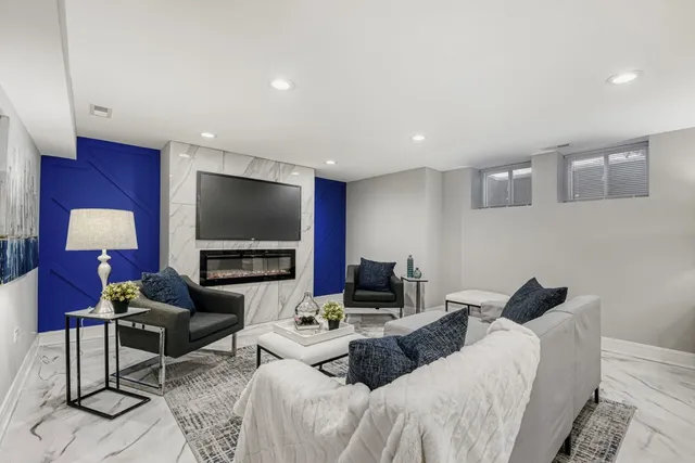 $874,900 | 9001 South Claremont Avenue, Chicago, IL 60643