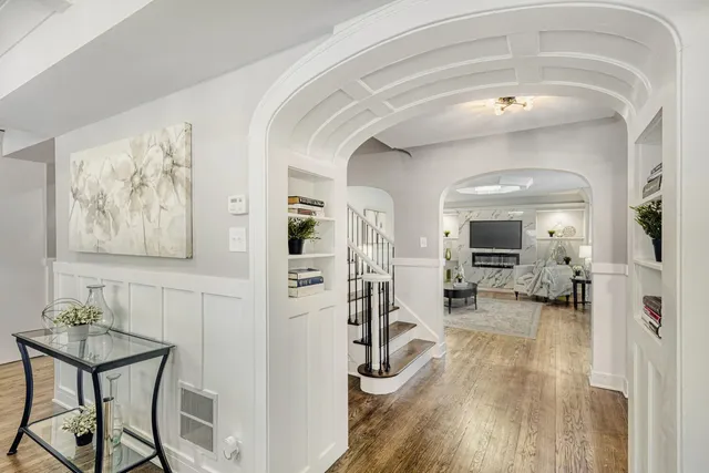 $874,900 | 9001 South Claremont Avenue, Chicago, IL 60643