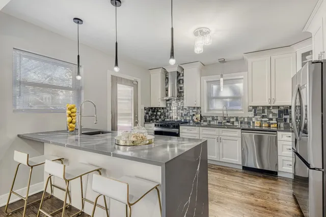 $874,900 | 9001 South Claremont Avenue, Chicago, IL 60643