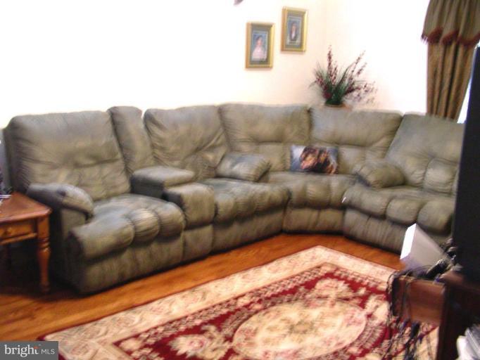 16400 Old Frederick Road Mount Airy, MD 21771 - Photo 14 of 22 Family Room