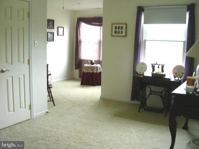16400 Old Frederick Road Mount Airy, MD 21771 - Photo 9 of 22 Sitting Room