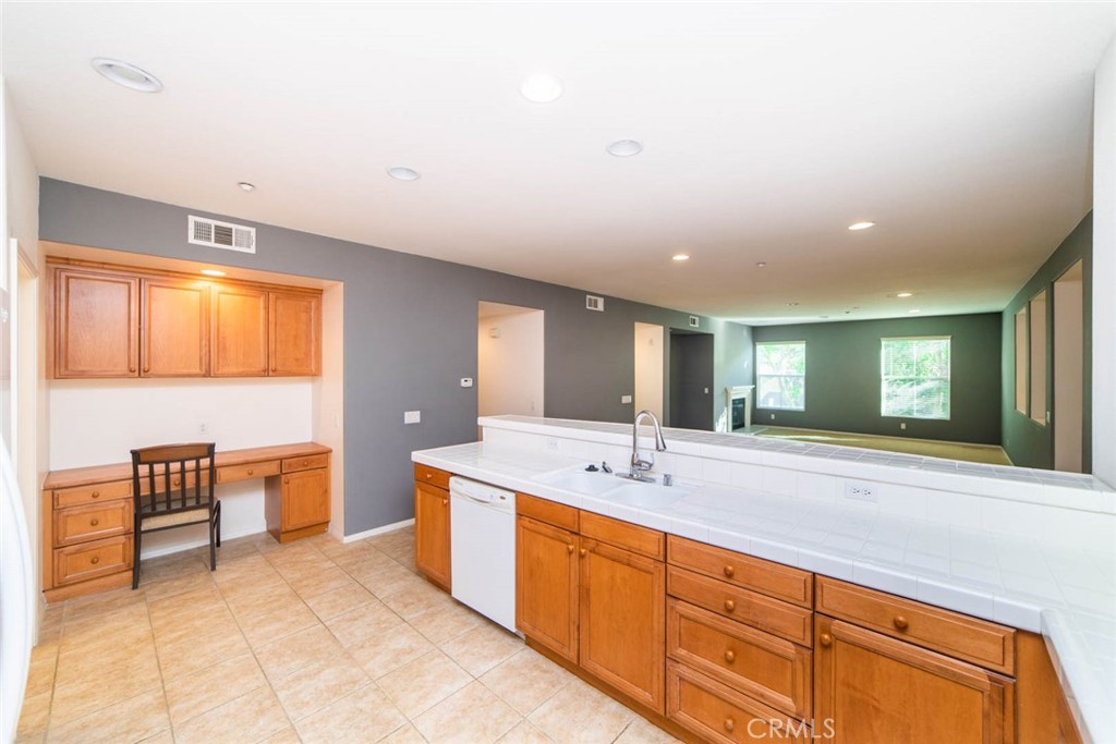 368 Quail Ridge Irvine, CA 92603 - Photo 11 of 23 a large bathroom with a sink double vanity and a bathtub