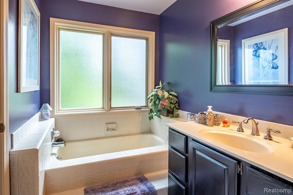 1285 Chaffer Drive Rochester Hills, MI 48306 - Photo 25 of 42 Gallery Image 25