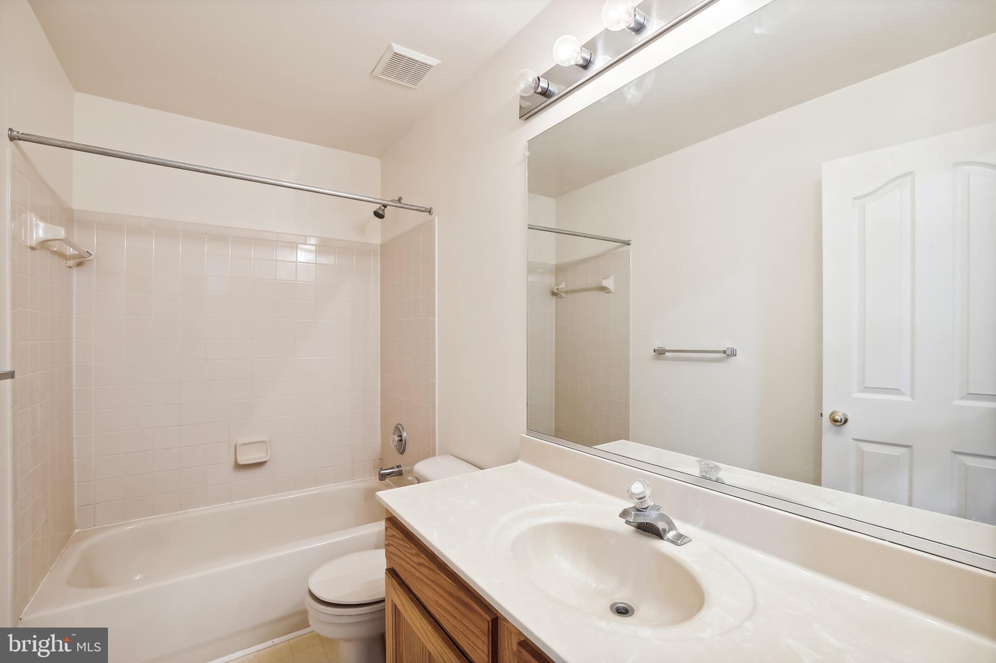 9042 Allington Manor Circle West Frederick, MD 21703 - Photo 10 of 20 Bathroom