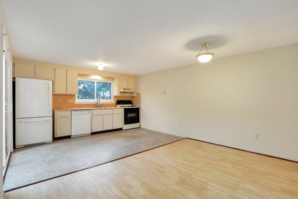 165 Leland Farm Road, Unit 165 Ashland, MA 01721 - Photo 6 of 36 Gallery Image 6
