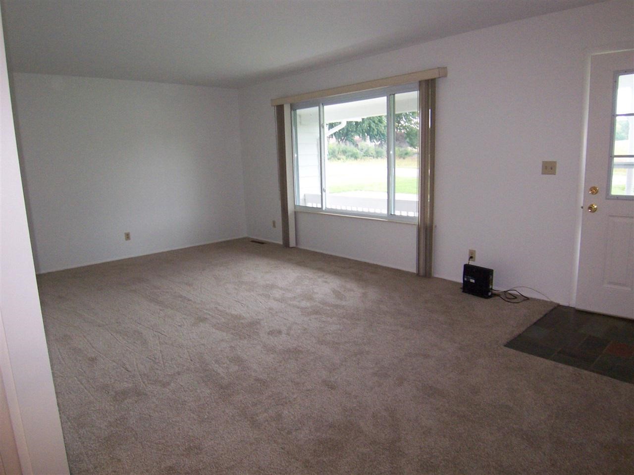 9226 Potter Road Flushing, MI 48433 - Photo 4 of 28 21510917-3.JPG