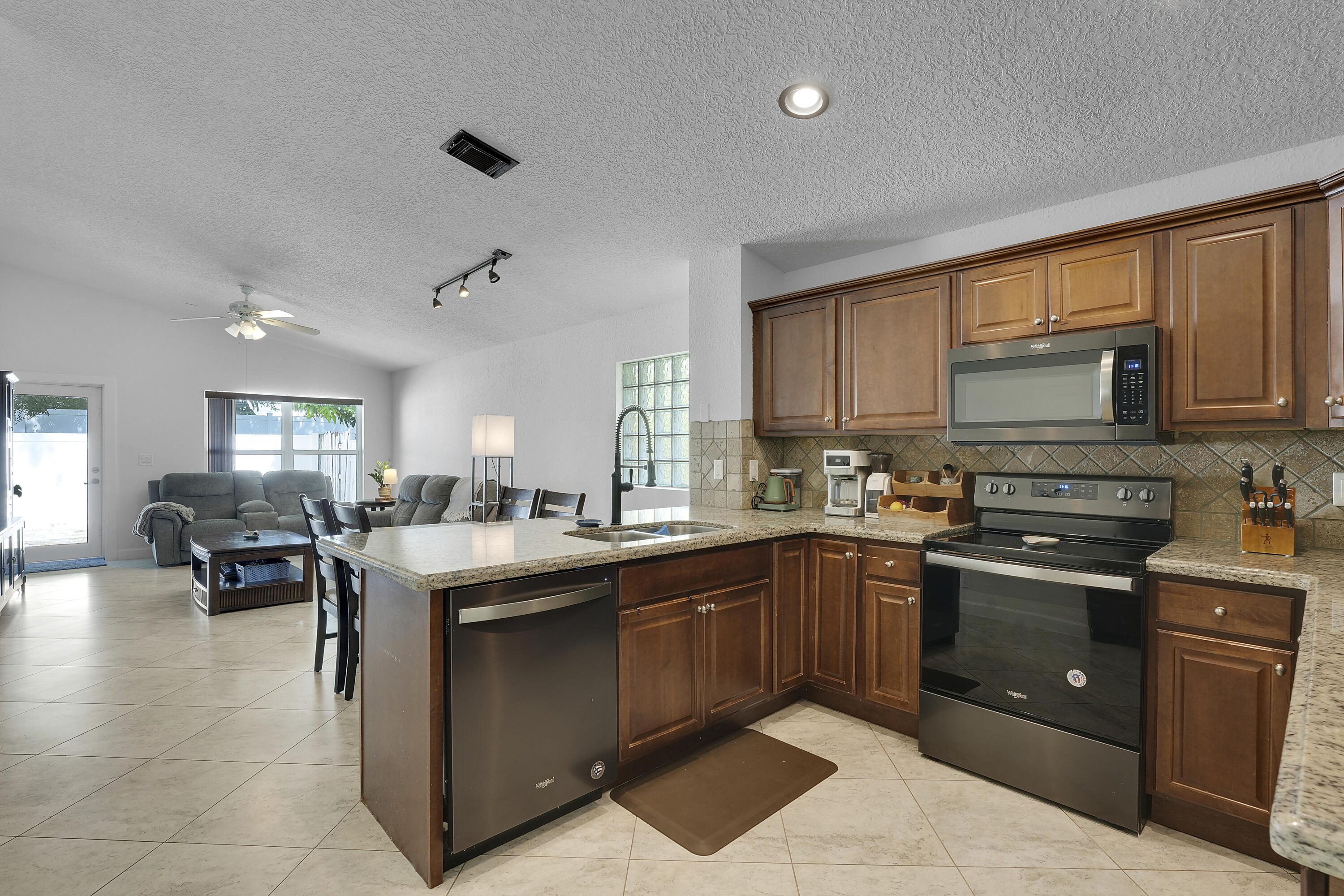 1017 Fosters Mill Road Boynton Beach, FL 33436 - Photo 19 of 44 House-7