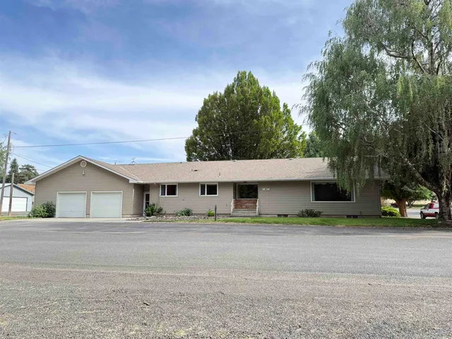$435,000 | 16 West Douglas Street, Harrington, WA 99134