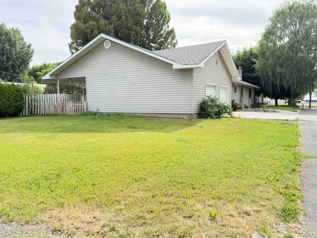 $435,000 | 16 West Douglas Street, Harrington, WA 99134