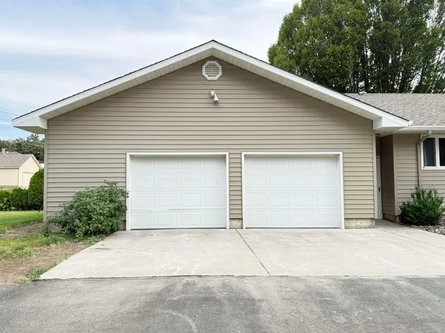 $435,000 | 16 West Douglas Street, Harrington, WA 99134