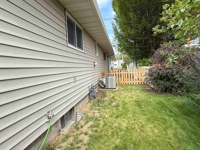$435,000 | 16 West Douglas Street, Harrington, WA 99134