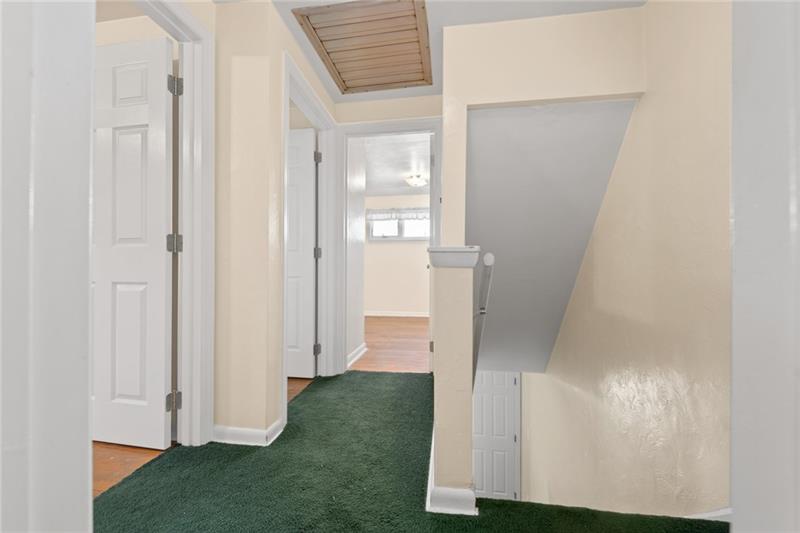 3089 McRoberts Road Pittsburgh, PA 15234 - Photo 17 of 25 Gallery Image 17