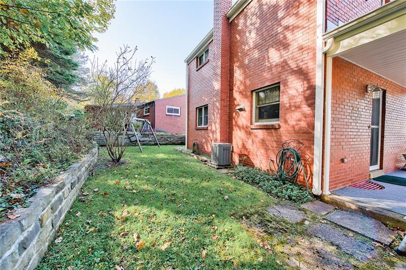 3089 McRoberts Road Pittsburgh, PA 15234 - Photo 21 of 25 Gallery Image 21