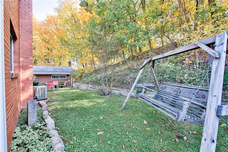 3089 McRoberts Road Pittsburgh, PA 15234 - Photo 24 of 25 Gallery Image 24