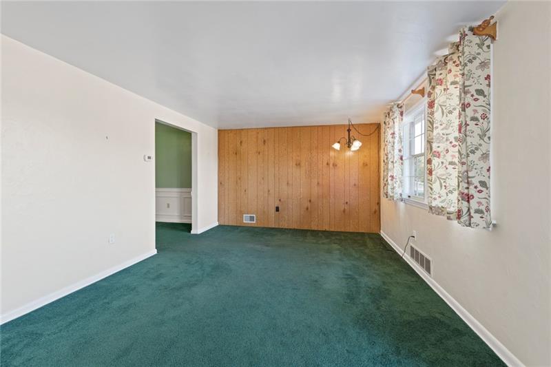 3089 McRoberts Road Pittsburgh, PA 15234 - Photo 4 of 25 Gallery Image 4