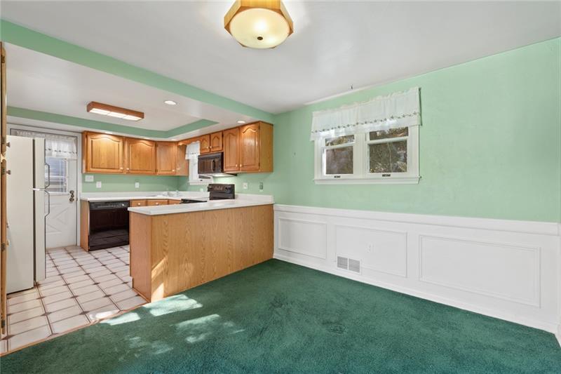 3089 McRoberts Road Pittsburgh, PA 15234 - Photo 5 of 25 Gallery Image 5