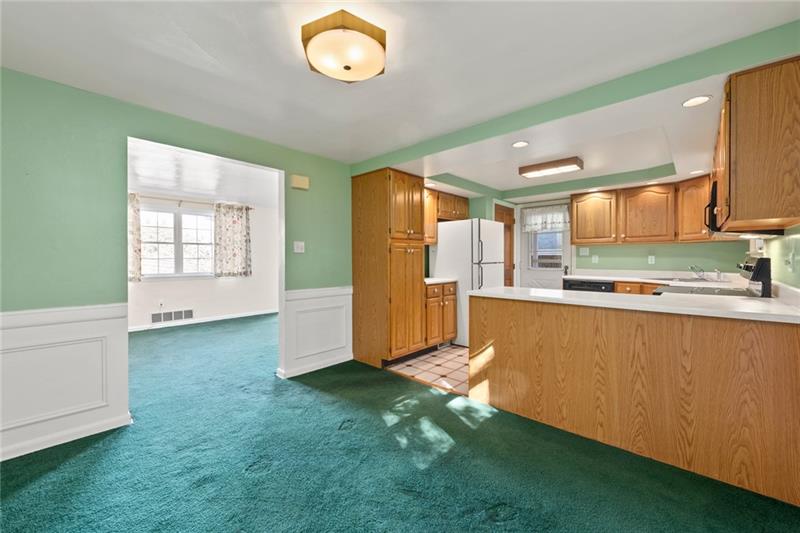 3089 McRoberts Road Pittsburgh, PA 15234 - Photo 6 of 25 Gallery Image 6