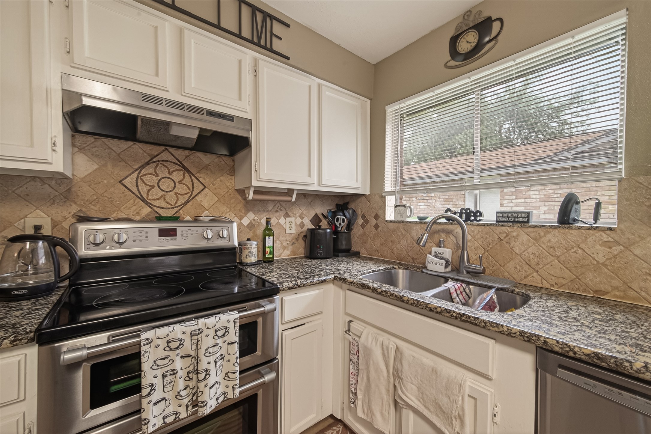 1915 Delphi Lane Houston, TX 77067 - Photo 16 of 31