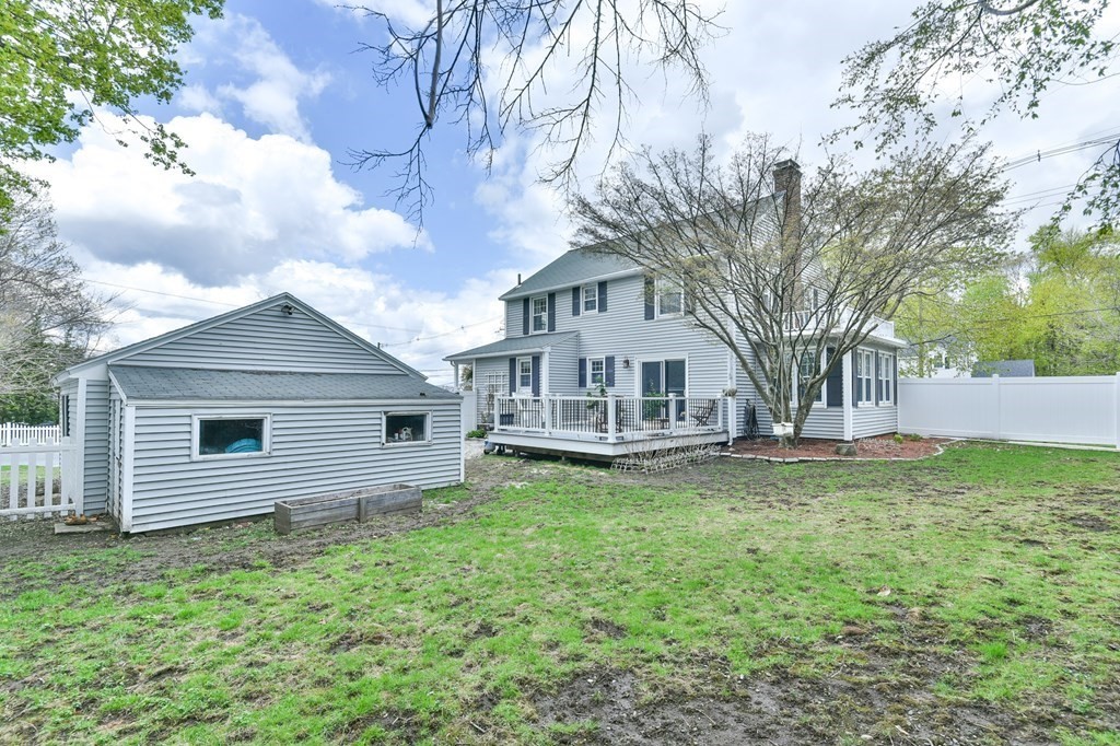 243 Beverly Road Worcester, MA 01605 - Photo 11 of 41