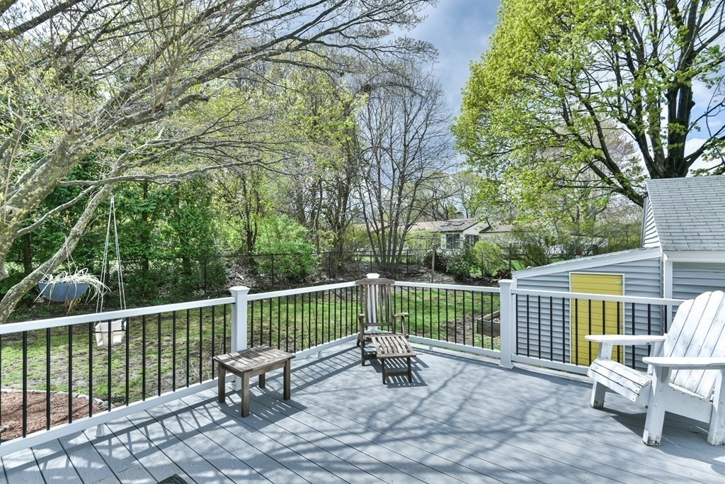 243 Beverly Road Worcester, MA 01605 - Photo 12 of 41