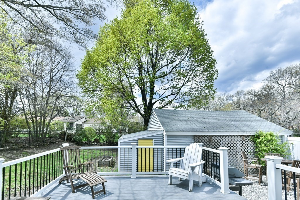 243 Beverly Road Worcester, MA 01605 - Photo 13 of 41