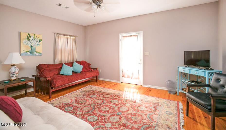 708 Ratliff Ferry Road Canton, MS 39046 - Photo 29 of 54 art studio livingroom